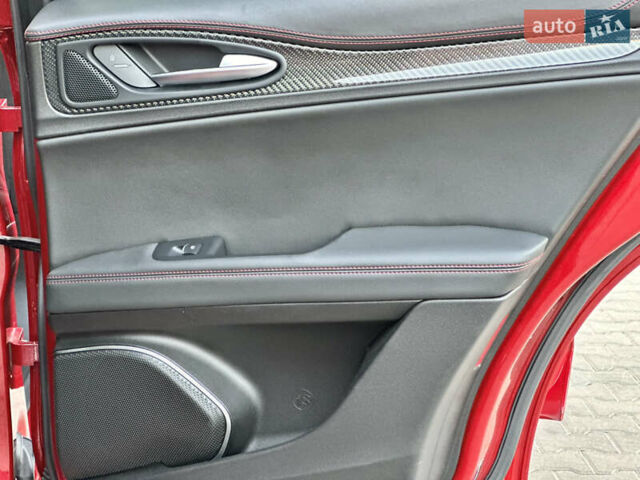 Красный Альфа Ромео Стелвио, объемом двигателя 2.9 л и пробегом 72 тыс. км за 44000 $, фото 64 на Automoto.ua