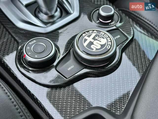 Красный Альфа Ромео Стелвио, объемом двигателя 2.9 л и пробегом 72 тыс. км за 44000 $, фото 40 на Automoto.ua