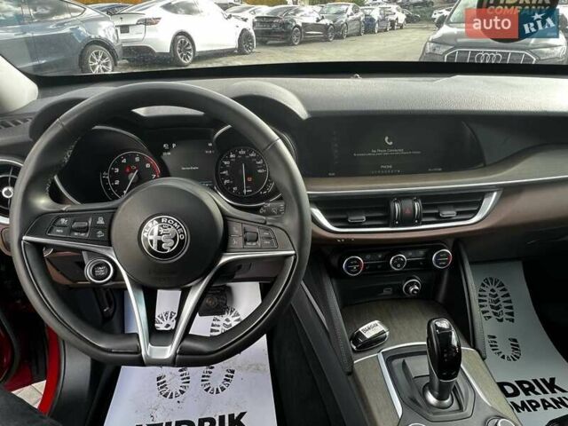 Альфа Ромео Стелвио 2018 в Луцке на Automoto.ua Красный Альфа Ромео Стелвио, объемом двигателя 2 л и пробегом 59 тыс. км за 15800 $, фото 14 на Automoto.ua