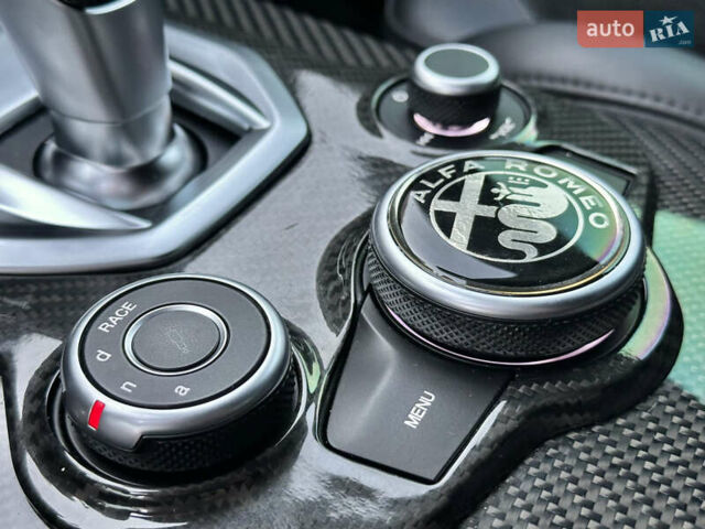 Красный Альфа Ромео Стелвио, объемом двигателя 2.9 л и пробегом 72 тыс. км за 44000 $, фото 38 на Automoto.ua