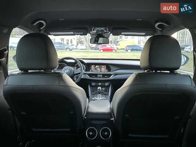 Красный Альфа Ромео Стелвио, объемом двигателя 2.9 л и пробегом 72 тыс. км за 44000 $, фото 31 на Automoto.ua