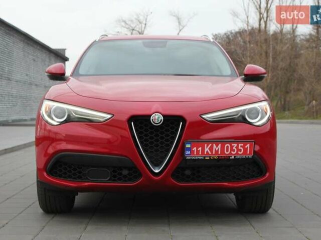 Красный Альфа Ромео Стелвио, объемом двигателя 2 л и пробегом 63 тыс. км за 21900 $, фото 4 на Automoto.ua