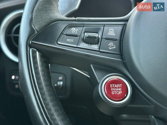 Красный Альфа Ромео Стелвио, объемом двигателя 2.9 л и пробегом 72 тыс. км за 44000 $, фото 46 на Automoto.ua