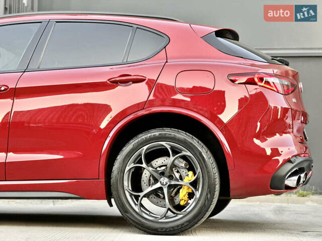 Красный Альфа Ромео Стелвио, объемом двигателя 2.9 л и пробегом 72 тыс. км за 44000 $, фото 13 на Automoto.ua