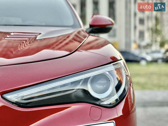 Красный Альфа Ромео Стелвио, объемом двигателя 2.9 л и пробегом 72 тыс. км за 44000 $, фото 22 на Automoto.ua
