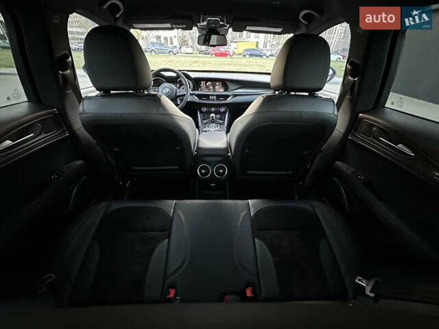 Красный Альфа Ромео Стелвио, объемом двигателя 2.9 л и пробегом 72 тыс. км за 44000 $, фото 32 на Automoto.ua