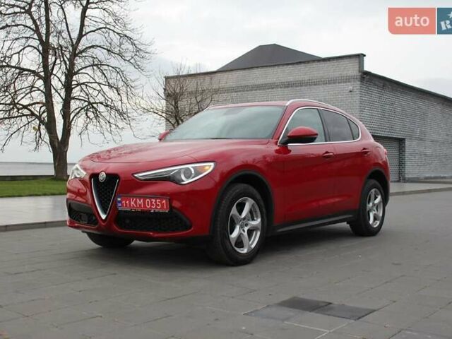 Красный Альфа Ромео Стелвио, объемом двигателя 2 л и пробегом 63 тыс. км за 21900 $, фото 3 на Automoto.ua
