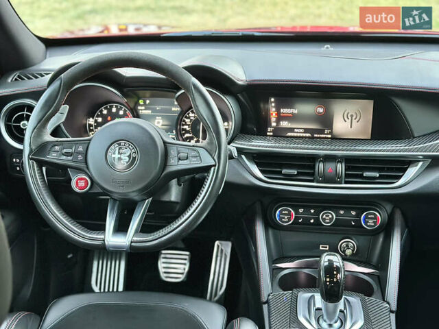 Красный Альфа Ромео Стелвио, объемом двигателя 2.9 л и пробегом 72 тыс. км за 44000 $, фото 1 на Automoto.ua