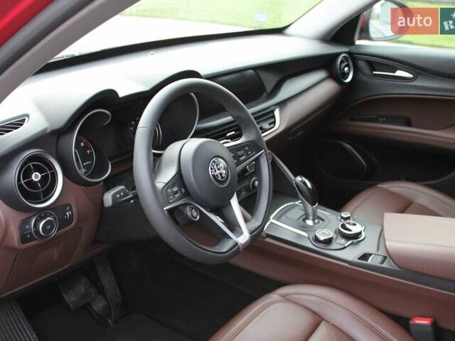 Красный Альфа Ромео Стелвио, объемом двигателя 2 л и пробегом 63 тыс. км за 21900 $, фото 28 на Automoto.ua