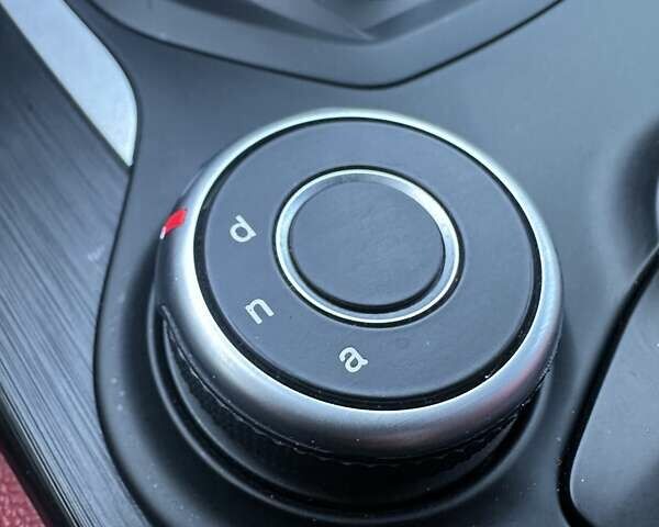 Красный Альфа Ромео Стелвио, объемом двигателя 2 л и пробегом 61 тыс. км за 19200 $, фото 39 на Automoto.ua