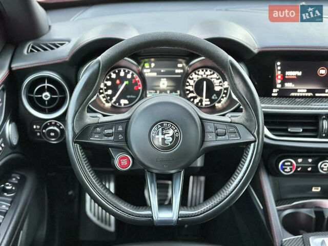 Красный Альфа Ромео Стелвио, объемом двигателя 2.9 л и пробегом 72 тыс. км за 44000 $, фото 47 на Automoto.ua
