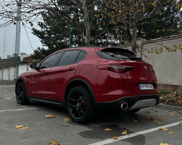 Красный Альфа Ромео Стелвио, объемом двигателя 2 л и пробегом 96 тыс. км за 20900 $, фото 8 на Automoto.ua