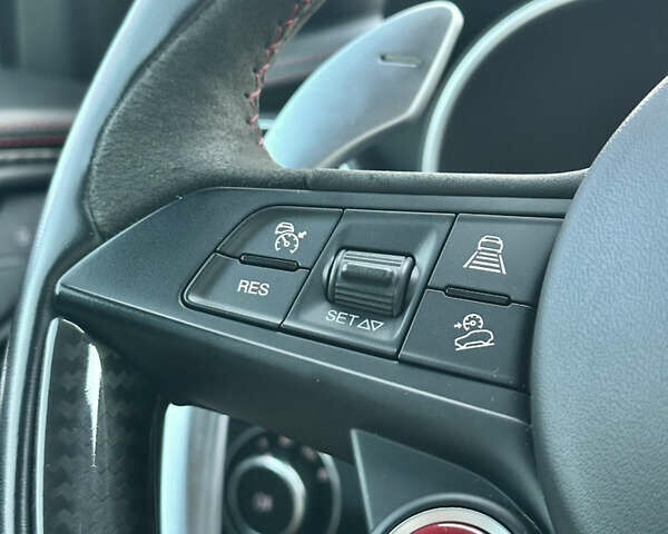 Красный Альфа Ромео Стелвио, объемом двигателя 2.9 л и пробегом 72 тыс. км за 44000 $, фото 45 на Automoto.ua