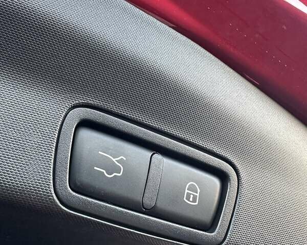 Красный Альфа Ромео Стелвио, объемом двигателя 2 л и пробегом 61 тыс. км за 19200 $, фото 18 на Automoto.ua