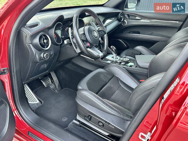 Красный Альфа Ромео Стелвио, объемом двигателя 2.9 л и пробегом 72 тыс. км за 44000 $, фото 34 на Automoto.ua