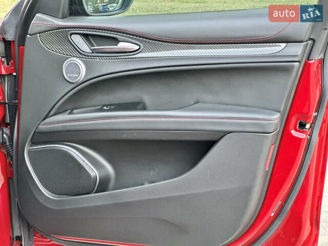 Красный Альфа Ромео Стелвио, объемом двигателя 2.9 л и пробегом 72 тыс. км за 44000 $, фото 63 на Automoto.ua
