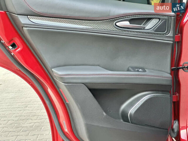 Красный Альфа Ромео Стелвио, объемом двигателя 2.9 л и пробегом 72 тыс. км за 44000 $, фото 62 на Automoto.ua