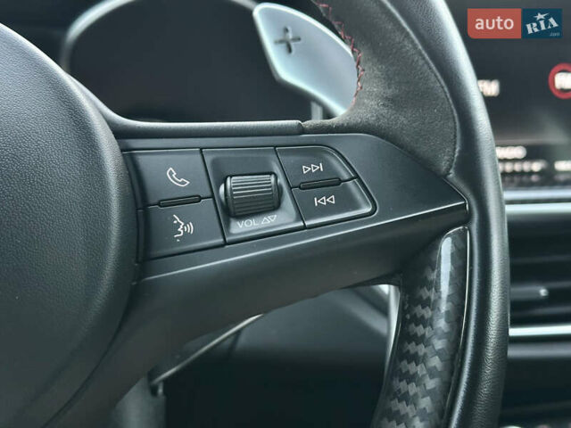 Красный Альфа Ромео Стелвио, объемом двигателя 2.9 л и пробегом 72 тыс. км за 44000 $, фото 48 на Automoto.ua