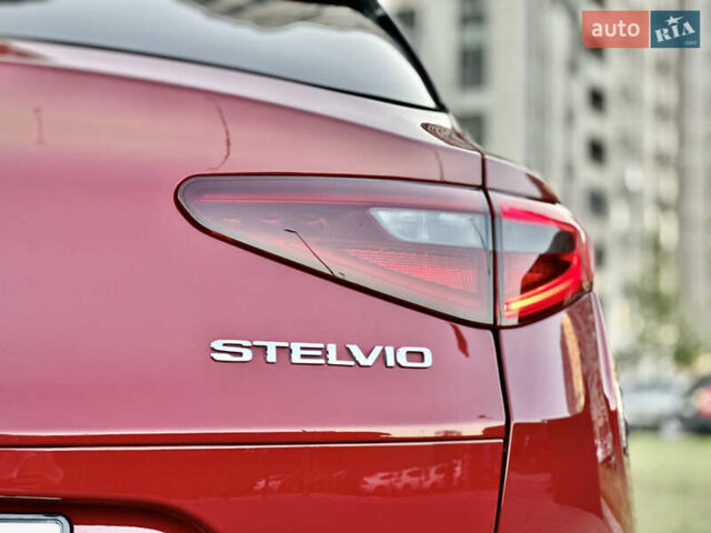 Красный Альфа Ромео Стелвио, объемом двигателя 2.9 л и пробегом 72 тыс. км за 44000 $, фото 19 на Automoto.ua