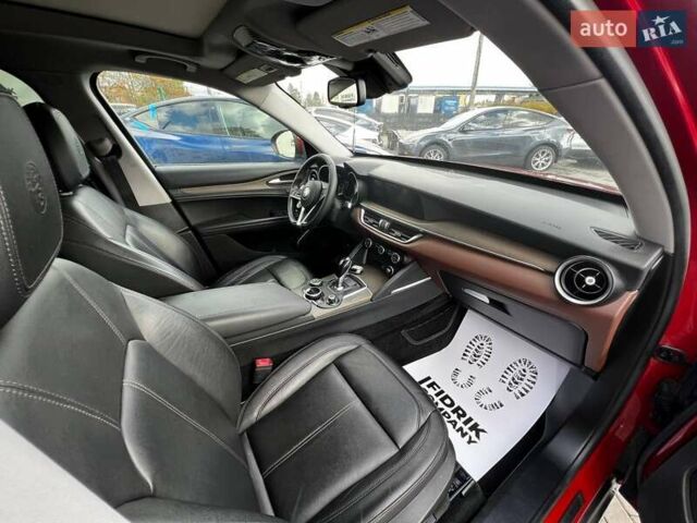 Альфа Ромео Стелвио 2018 в Луцке на Automoto.ua Красный Альфа Ромео Стелвио, объемом двигателя 2 л и пробегом 59 тыс. км за 15800 $, фото 11 на Automoto.ua