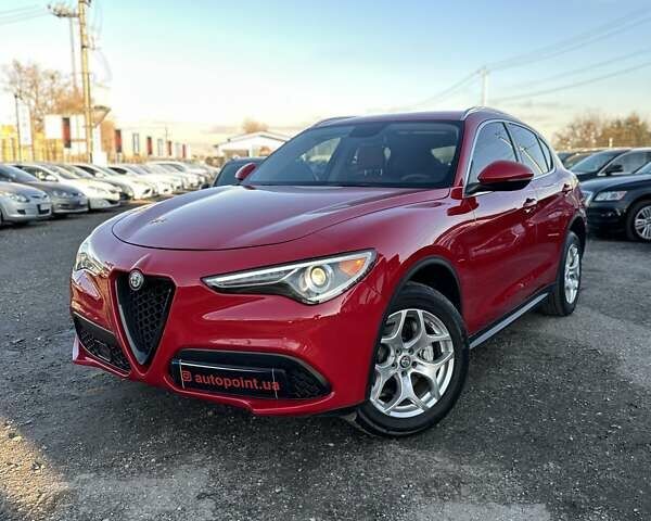 Красный Альфа Ромео Стелвио, объемом двигателя 2 л и пробегом 61 тыс. км за 19200 $, фото 5 на Automoto.ua