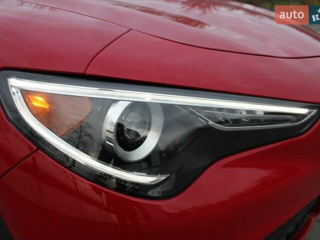 Красный Альфа Ромео Стелвио, объемом двигателя 2 л и пробегом 63 тыс. км за 21900 $, фото 16 на Automoto.ua