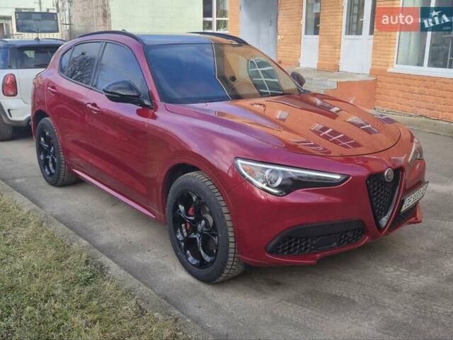 Красный Альфа Ромео Стелвио, объемом двигателя 2 л и пробегом 66 тыс. км за 28500 $, фото 1 на Automoto.ua