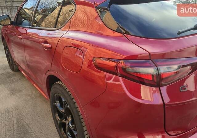 Красный Альфа Ромео Стелвио, объемом двигателя 2 л и пробегом 66 тыс. км за 28500 $, фото 7 на Automoto.ua