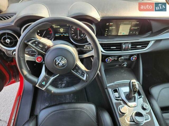 Красный Альфа Ромео Стелвио, объемом двигателя 2.9 л и пробегом 33 тыс. км за 57000 $, фото 43 на Automoto.ua