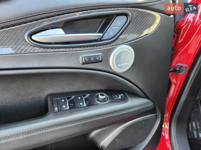 Красный Альфа Ромео Стелвио, объемом двигателя 2.9 л и пробегом 33 тыс. км за 57000 $, фото 31 на Automoto.ua