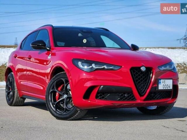 Красный Альфа Ромео Стелвио, объемом двигателя 2.9 л и пробегом 33 тыс. км за 57000 $, фото 2 на Automoto.ua