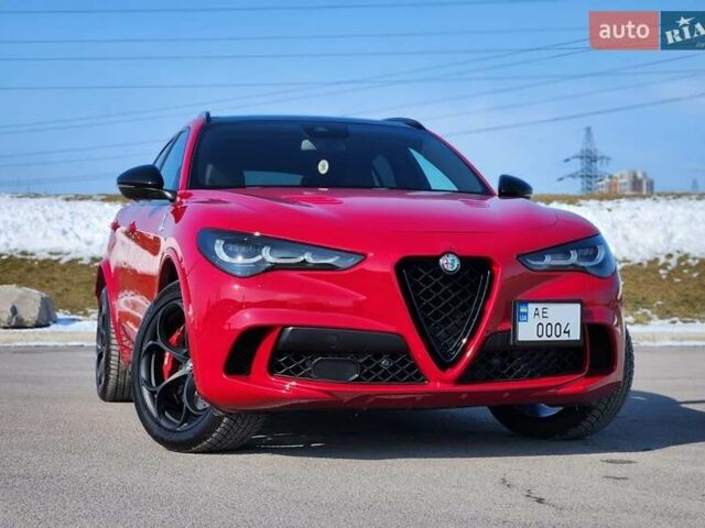 Красный Альфа Ромео Стелвио, объемом двигателя 2.9 л и пробегом 33 тыс. км за 57000 $, фото 4 на Automoto.ua