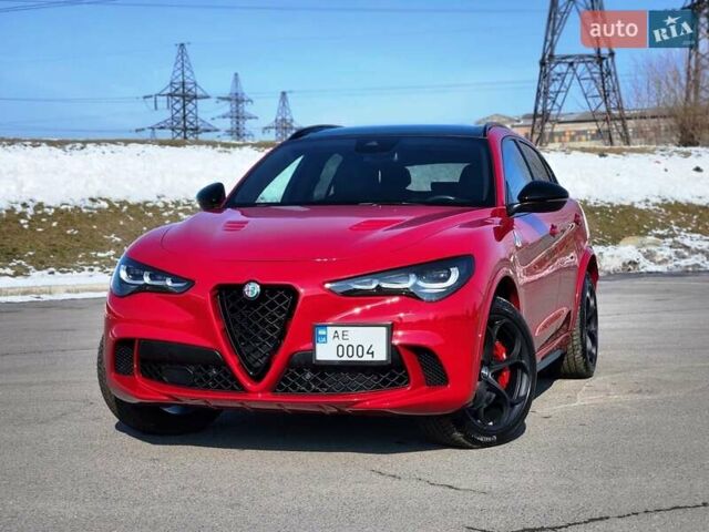 Красный Альфа Ромео Стелвио, объемом двигателя 2.9 л и пробегом 33 тыс. км за 57000 $, фото 5 на Automoto.ua