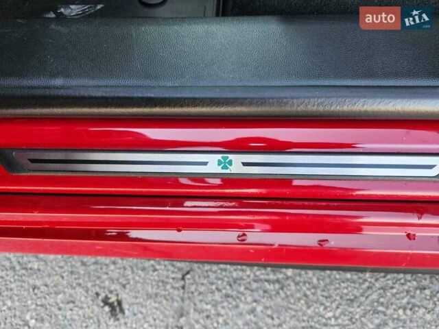 Красный Альфа Ромео Стелвио, объемом двигателя 2.9 л и пробегом 33 тыс. км за 57000 $, фото 69 на Automoto.ua