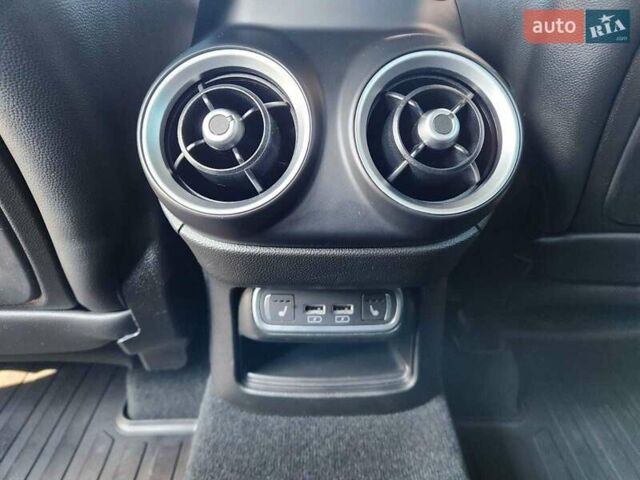 Красный Альфа Ромео Стелвио, объемом двигателя 2.9 л и пробегом 33 тыс. км за 57000 $, фото 47 на Automoto.ua