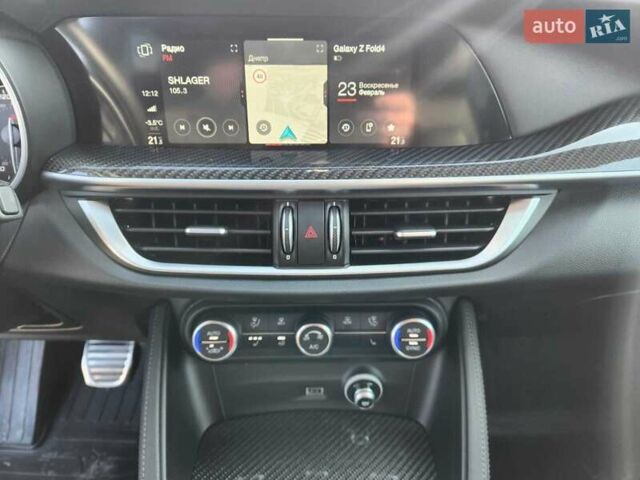 Красный Альфа Ромео Стелвио, объемом двигателя 2.9 л и пробегом 33 тыс. км за 57000 $, фото 24 на Automoto.ua