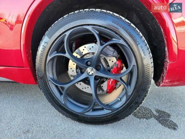 Красный Альфа Ромео Стелвио, объемом двигателя 2.9 л и пробегом 33 тыс. км за 57000 $, фото 46 на Automoto.ua