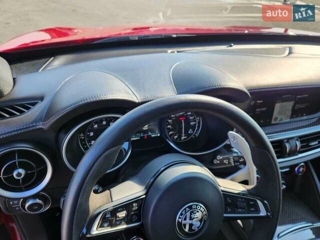 Красный Альфа Ромео Стелвио, объемом двигателя 2.9 л и пробегом 33 тыс. км за 57000 $, фото 34 на Automoto.ua