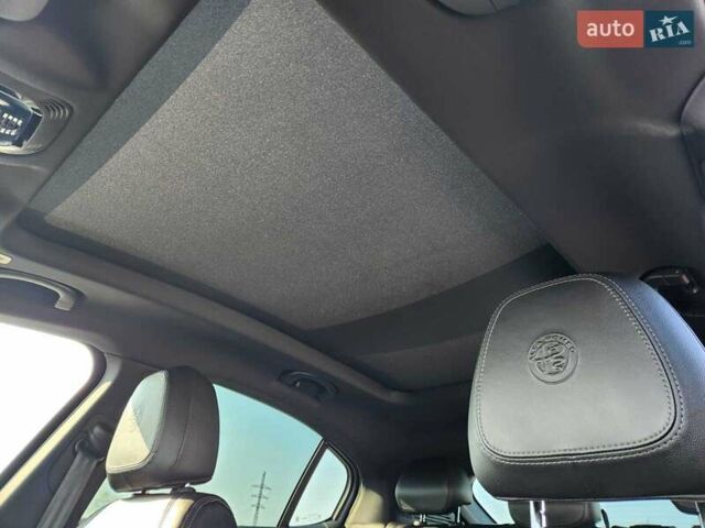 Красный Альфа Ромео Стелвио, объемом двигателя 2.9 л и пробегом 33 тыс. км за 57000 $, фото 56 на Automoto.ua