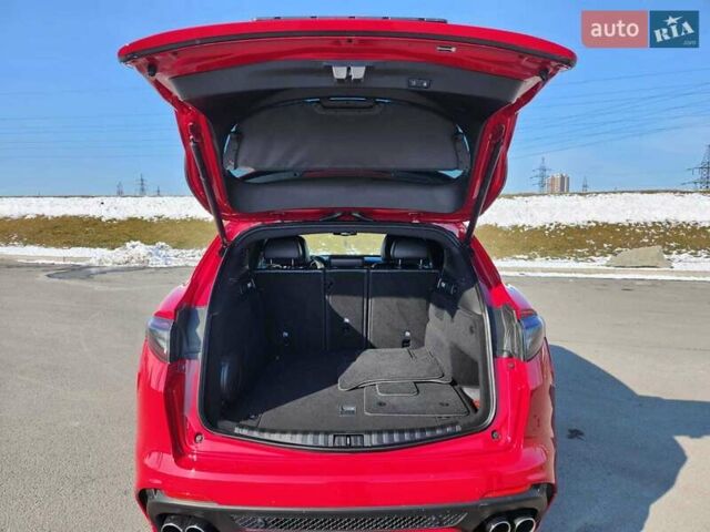 Красный Альфа Ромео Стелвио, объемом двигателя 2.9 л и пробегом 33 тыс. км за 57000 $, фото 62 на Automoto.ua