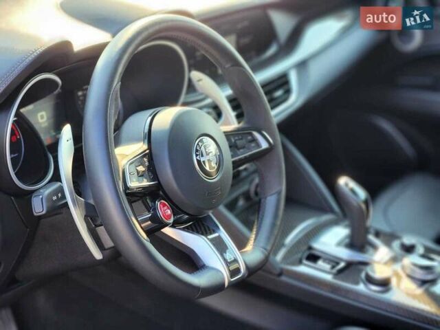 Красный Альфа Ромео Стелвио, объемом двигателя 2.9 л и пробегом 33 тыс. км за 57000 $, фото 51 на Automoto.ua