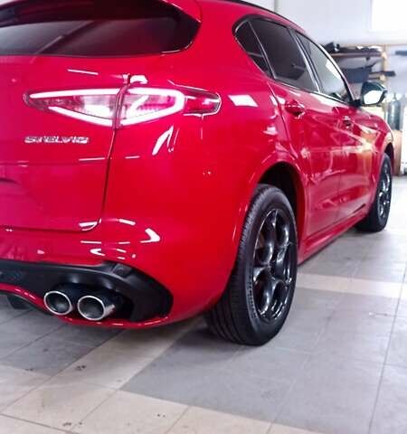 Красный Альфа Ромео Стелвио, объемом двигателя 2 л и пробегом 13 тыс. км за 32500 $, фото 9 на Automoto.ua