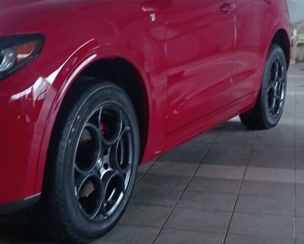 Красный Альфа Ромео Стелвио, объемом двигателя 2 л и пробегом 13 тыс. км за 32500 $, фото 5 на Automoto.ua