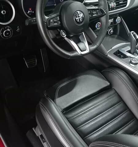 Красный Альфа Ромео Стелвио, объемом двигателя 2 л и пробегом 13 тыс. км за 32500 $, фото 28 на Automoto.ua