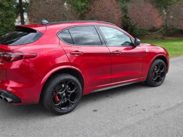 Красный Альфа Ромео Стелвио, объемом двигателя 2.9 л и пробегом 25 тыс. км за 13500 $, фото 4 на Automoto.ua