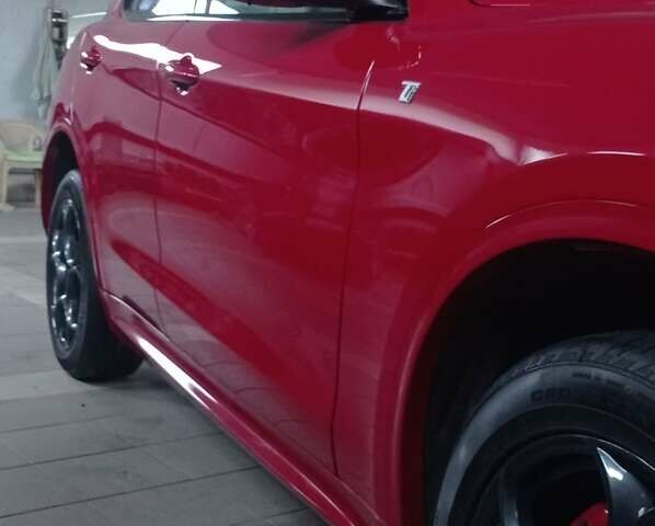 Красный Альфа Ромео Стелвио, объемом двигателя 2 л и пробегом 13 тыс. км за 32500 $, фото 3 на Automoto.ua