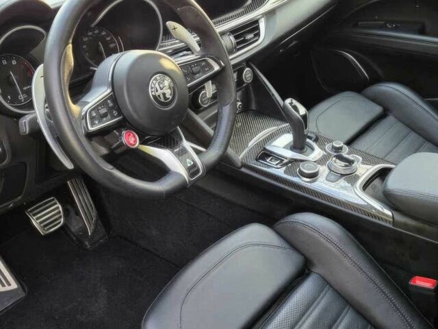 Красный Альфа Ромео Стелвио, объемом двигателя 2.9 л и пробегом 25 тыс. км за 13500 $, фото 9 на Automoto.ua