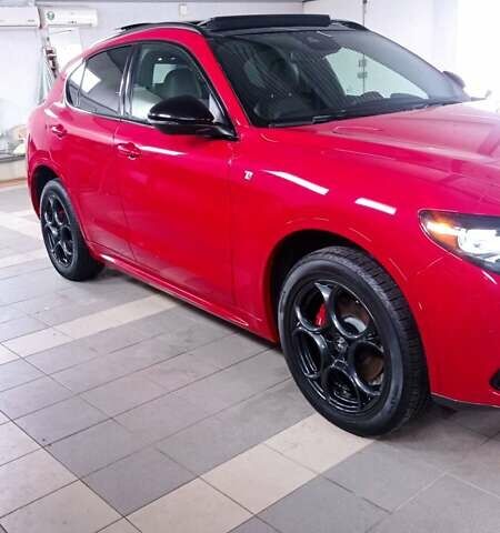 Красный Альфа Ромео Стелвио, объемом двигателя 2 л и пробегом 13 тыс. км за 32500 $, фото 11 на Automoto.ua