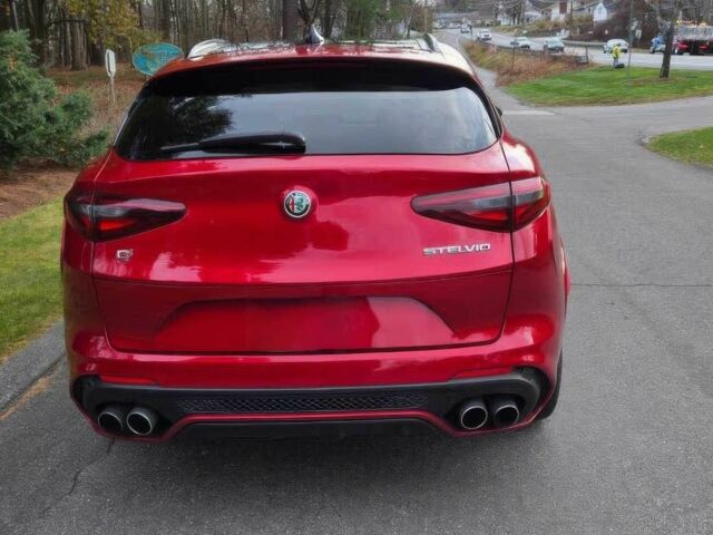 Красный Альфа Ромео Стелвио, объемом двигателя 2.9 л и пробегом 25 тыс. км за 13500 $, фото 3 на Automoto.ua