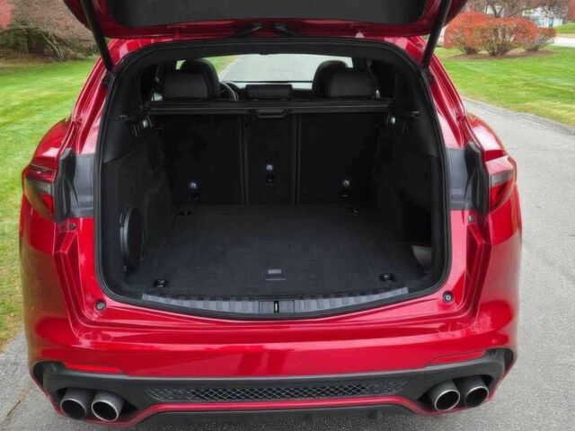 Красный Альфа Ромео Стелвио, объемом двигателя 2.9 л и пробегом 25 тыс. км за 13500 $, фото 11 на Automoto.ua